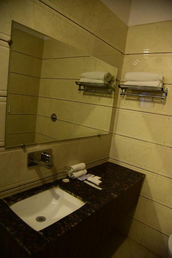 Hotel D S Inn Amritsar Extérieur photo